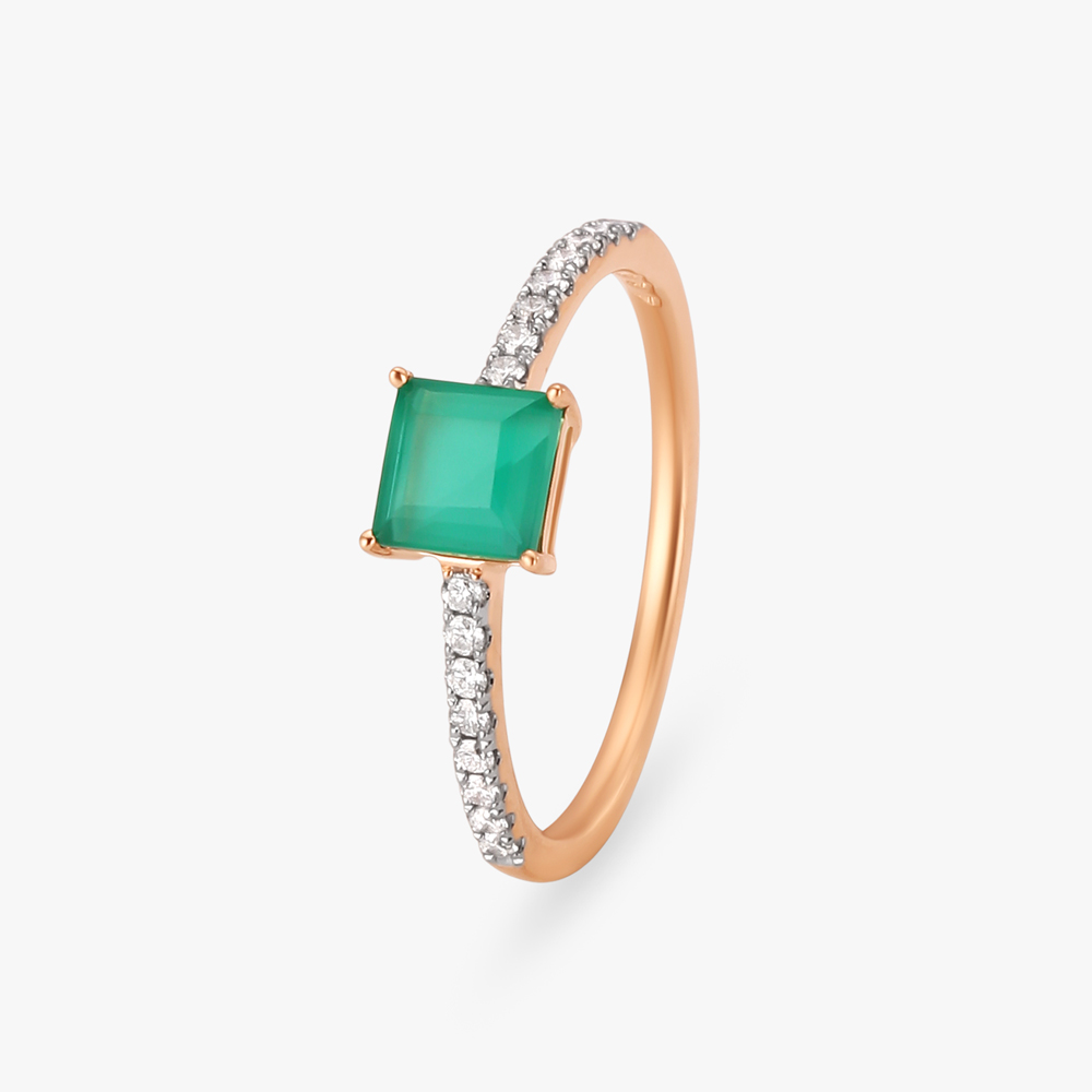 

Delightful Diamond Finger Ring