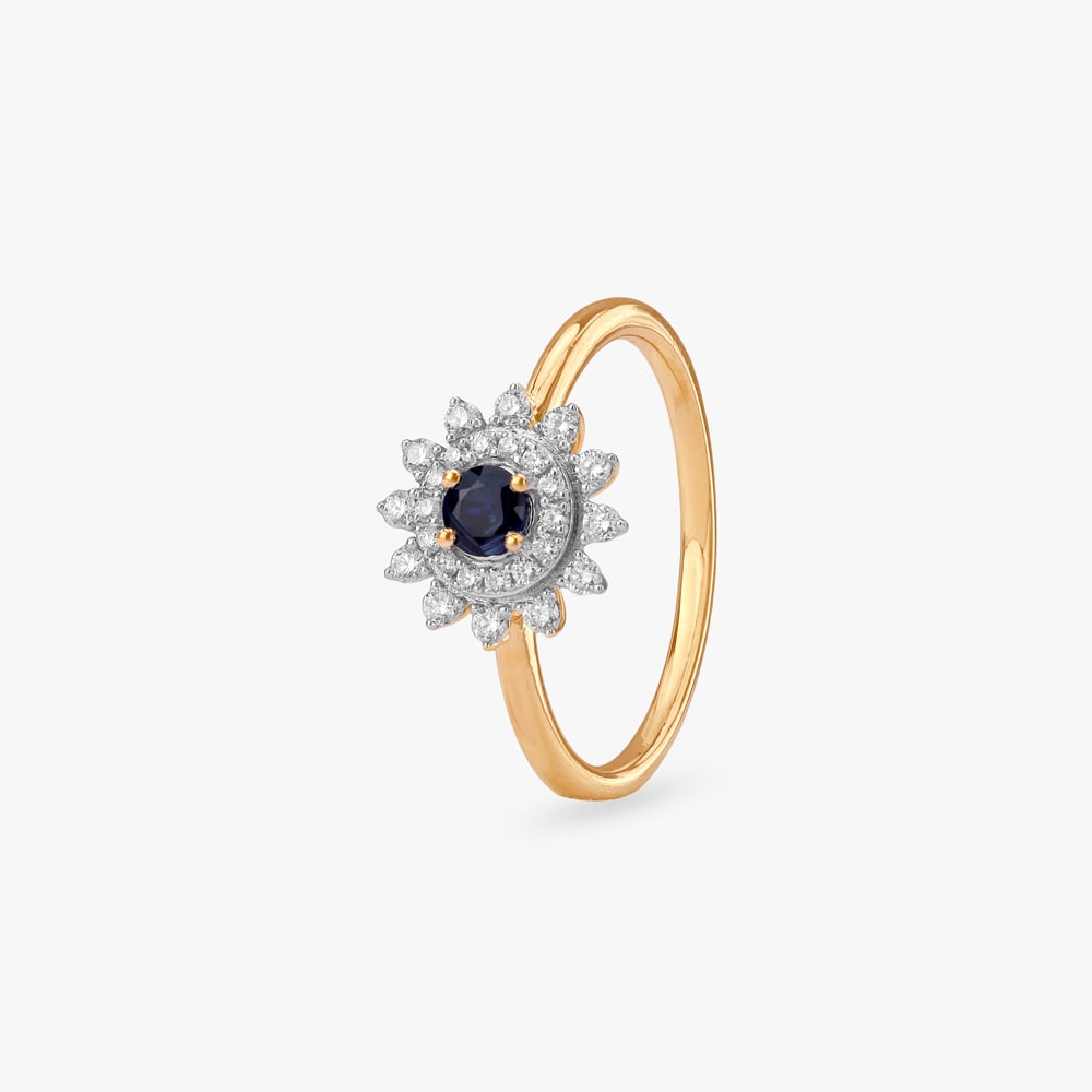 

Floral Halo Diamond Ring