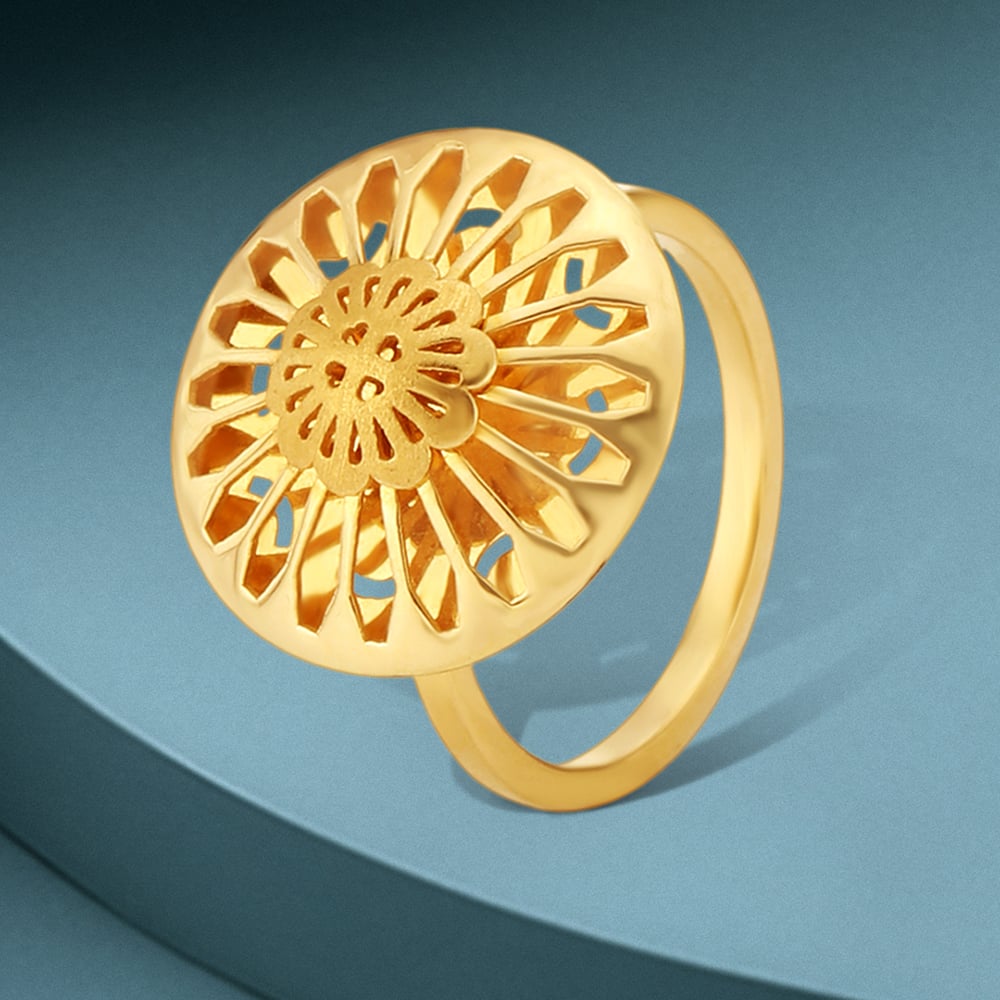 

Floral Filigree Finger Ring