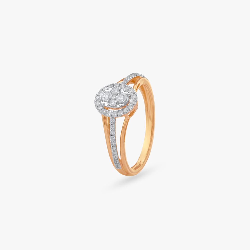 

Oval Halo Diamond Ring