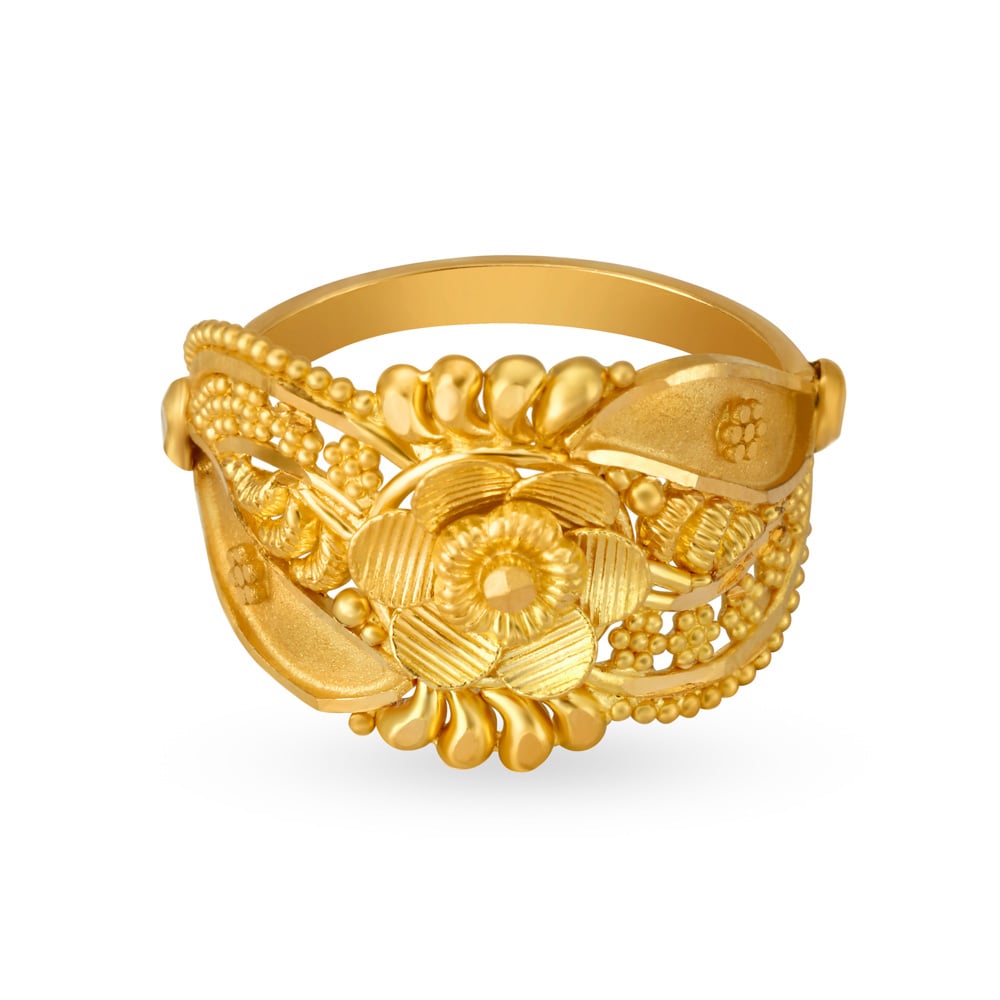 

Quintessential Floral Pattern Gold Finger Ring