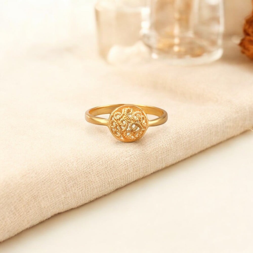 

Delicate Details Gold Finger Ring