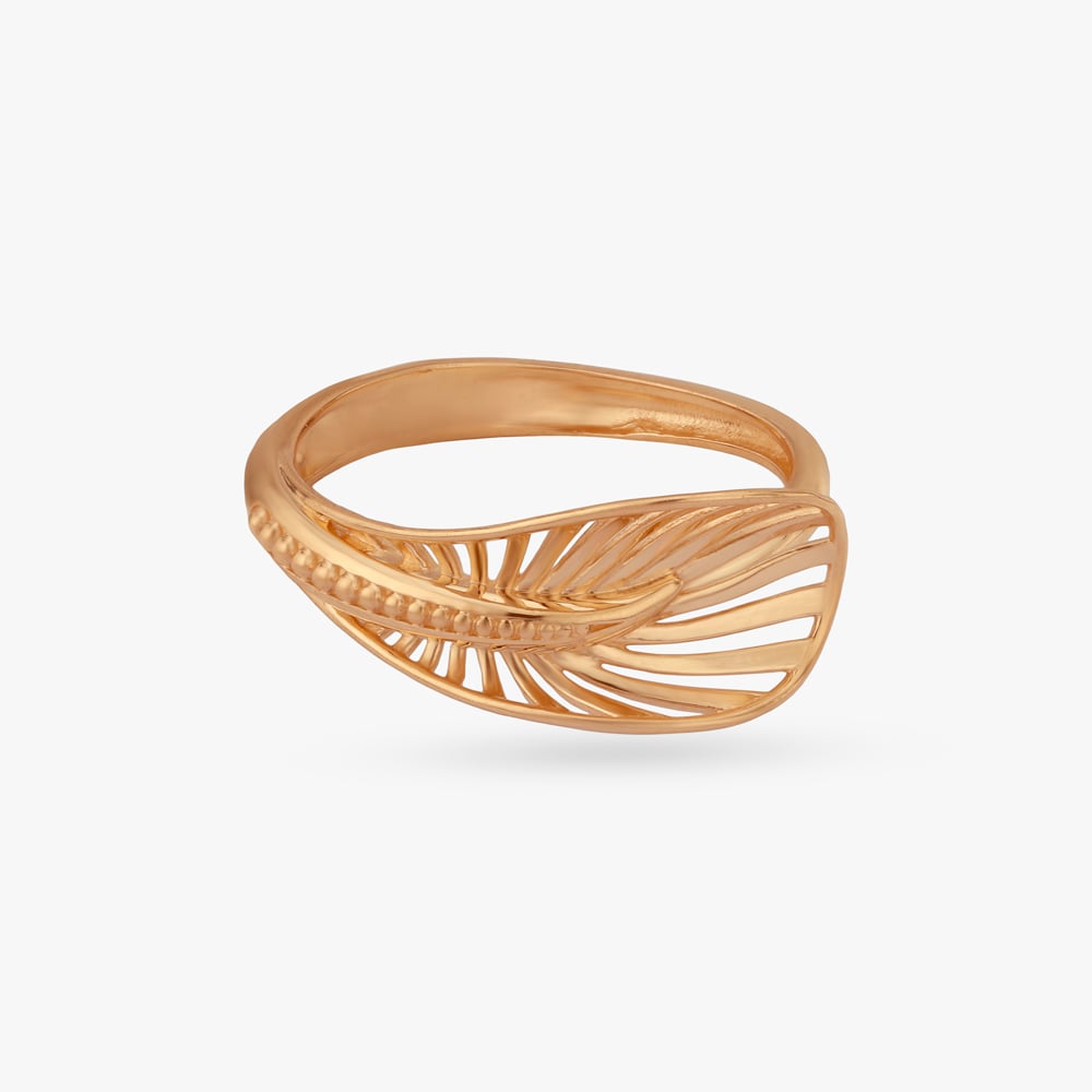 

Radiant Veins Gold Ring