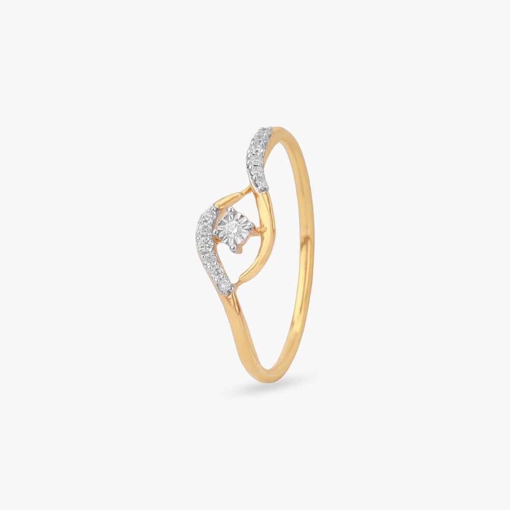 

Serene Wave Diamond Ring