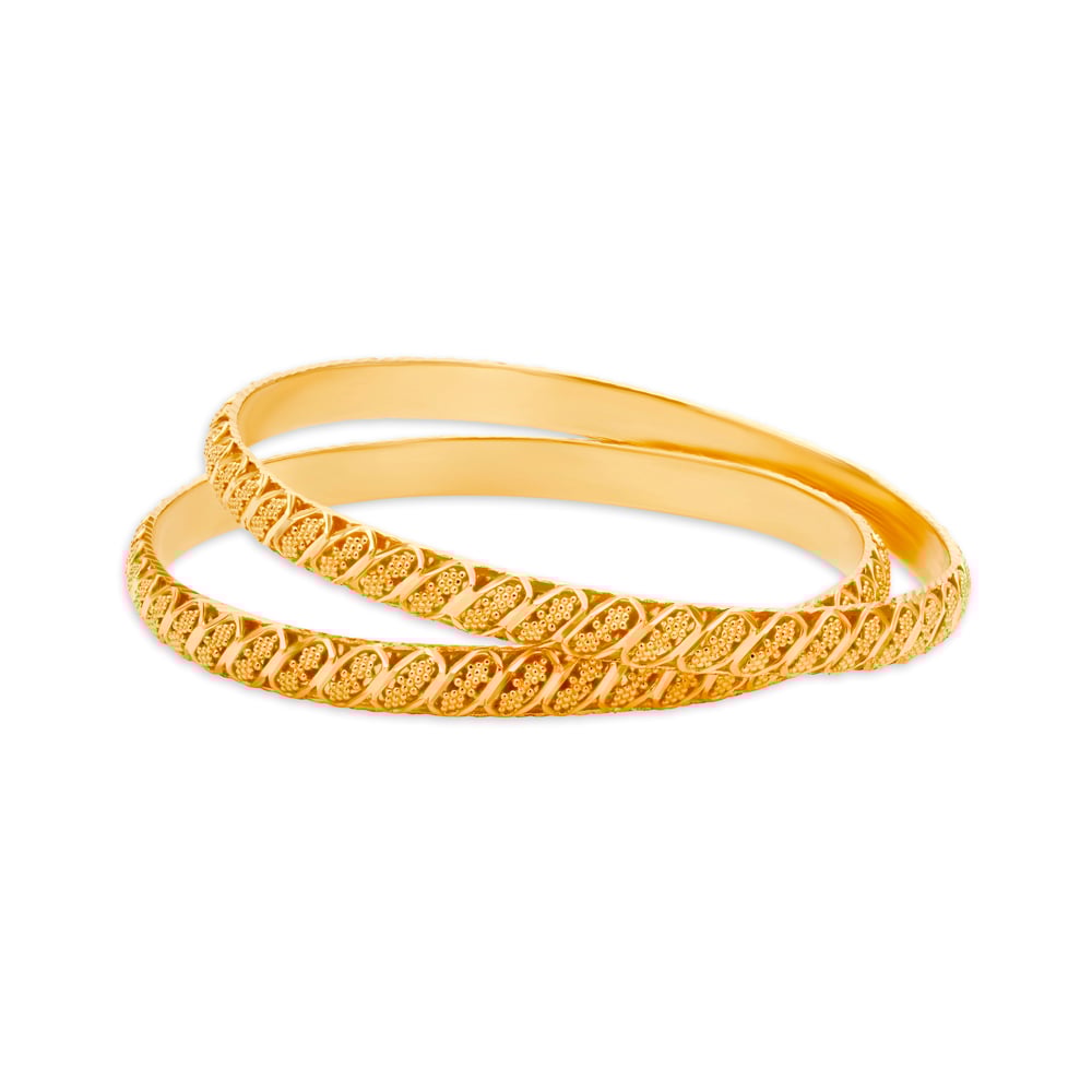 

Beguiling 22 Karat Yellow Gold Beaded Bangle