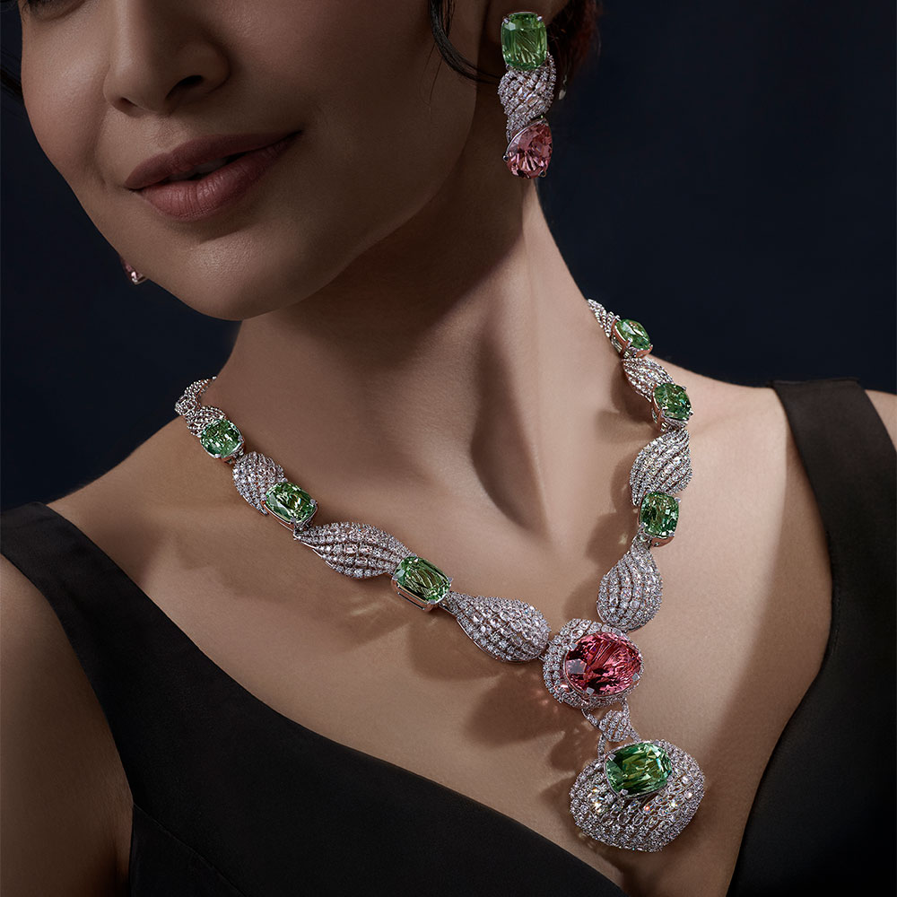 Verdant Halo Diamond Necklace Set,,hi-res image number null
