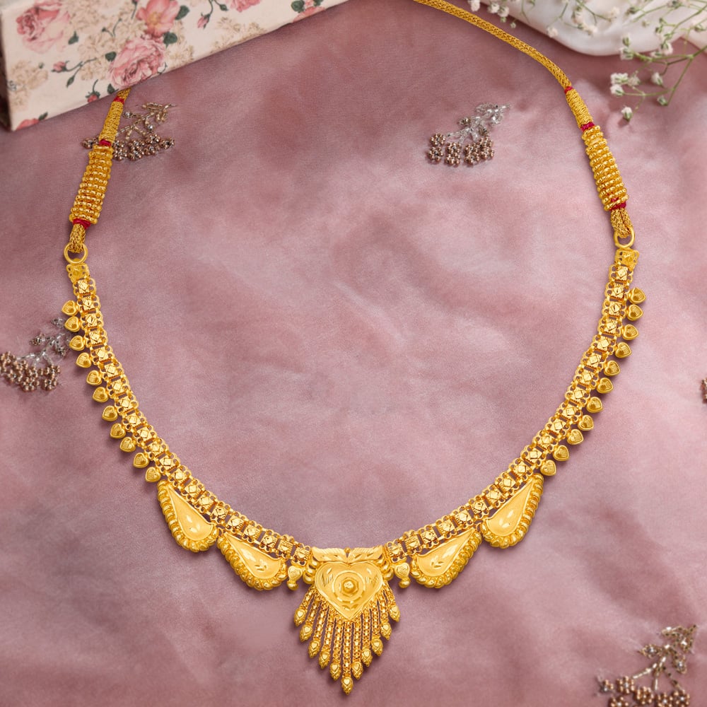 

Spellbinding Floral Necklace