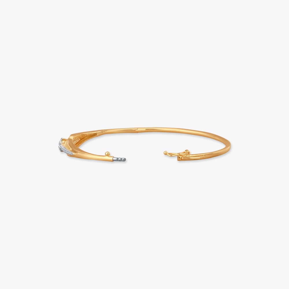 

Sculpted Beam Diamond Bangle