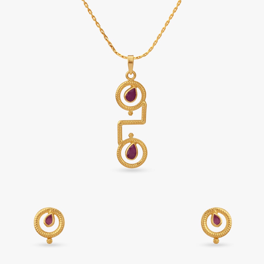 

Bold Spiral Ruby Pendant and Earrings Set