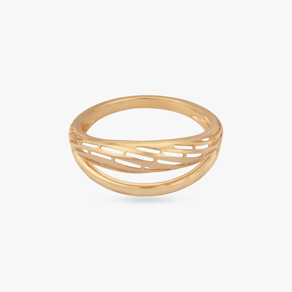 

Sculpted Layer Gold Ring