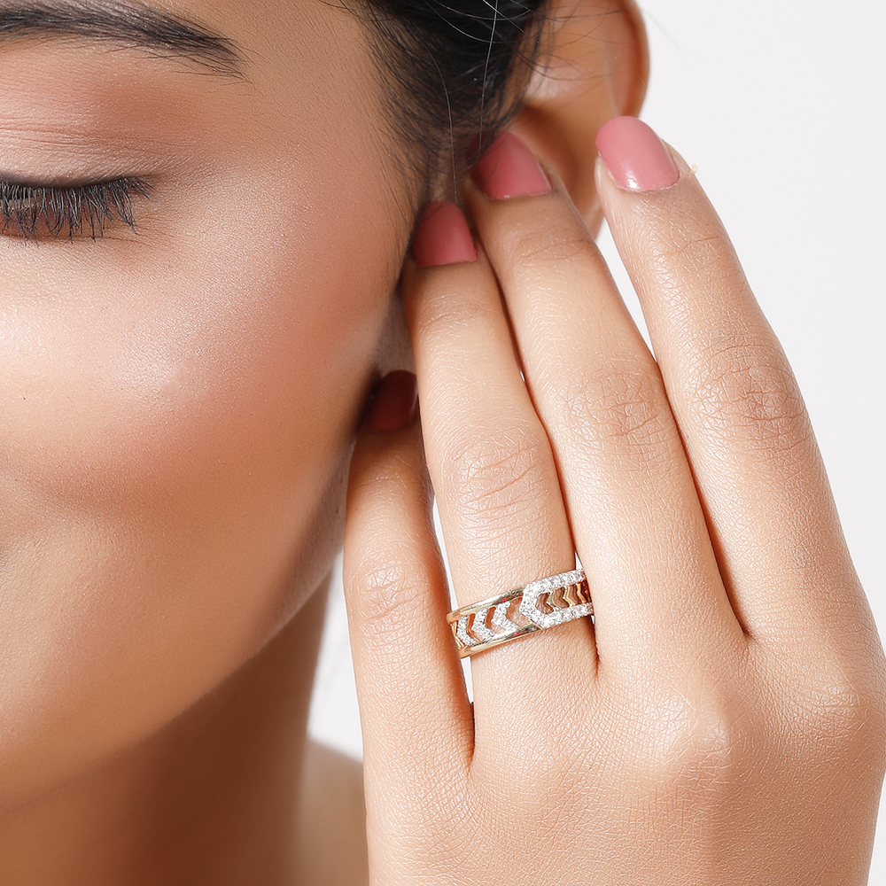 14KT Yellow Gold Shining Beacon Diamond Finger Ring