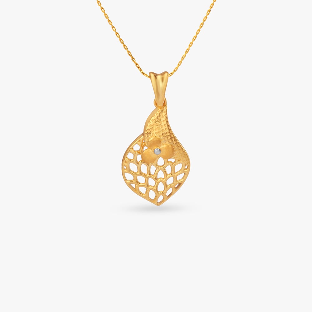 

Floral Mesh Gold Pendant