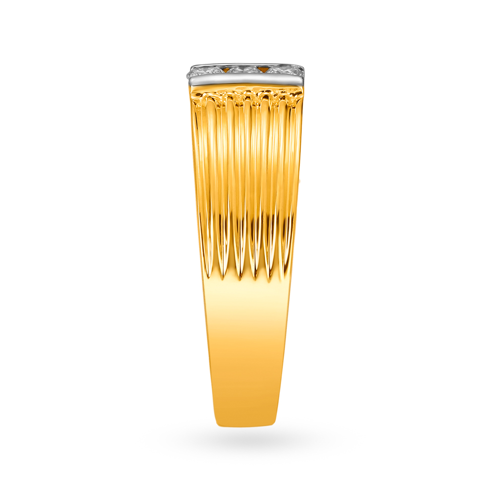 Decorative 18 Karat Gold and Diamond Finger Ring,,hi-res image number null