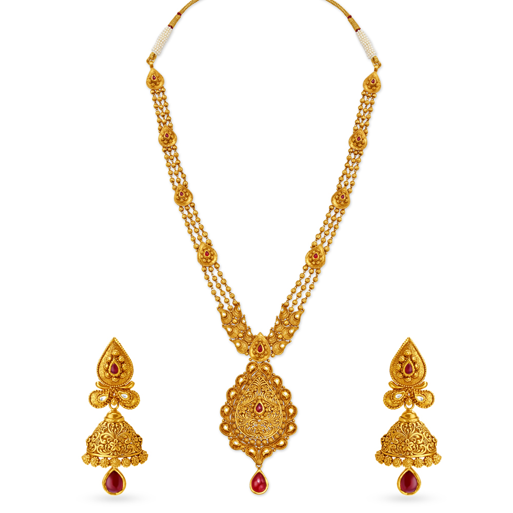 Ornate Gold Necklace Set for the Punjabi Bride