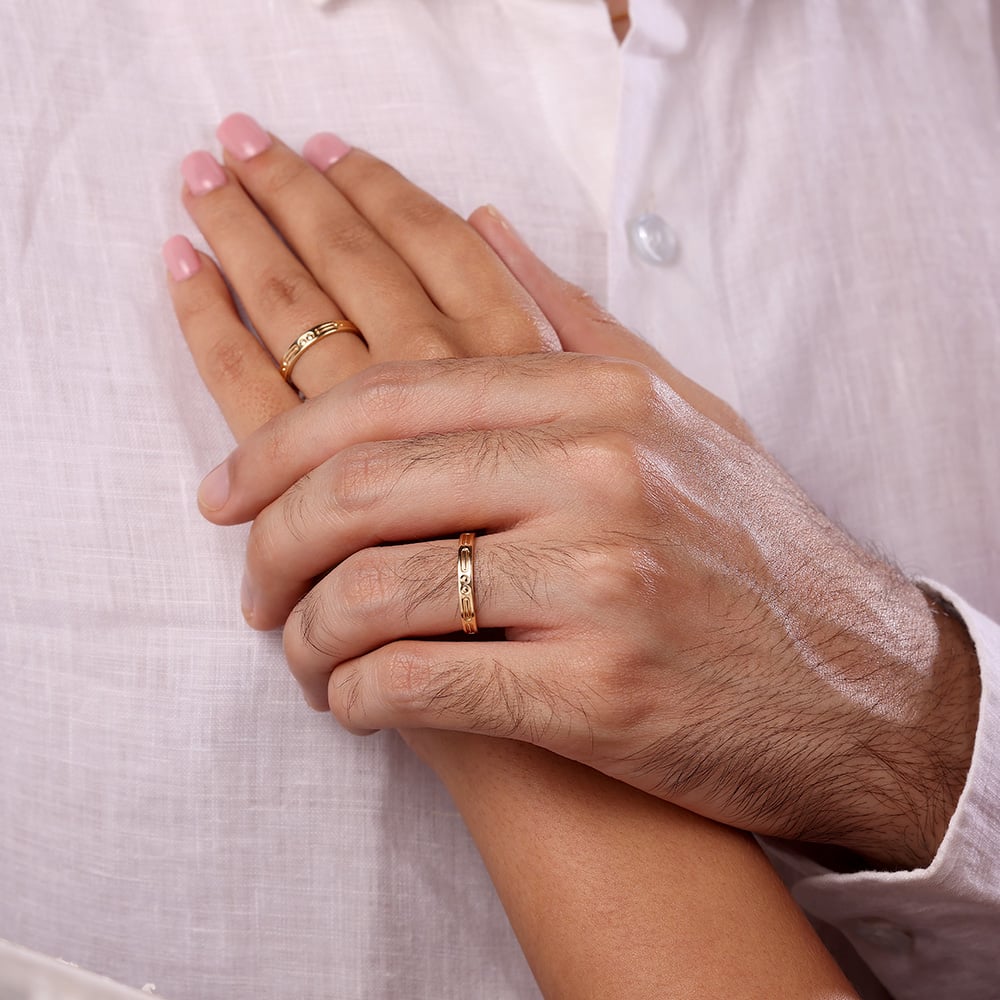 Heartfelt Band 18KT Gold Couple Ring-Single Piece,,hi-res image number null