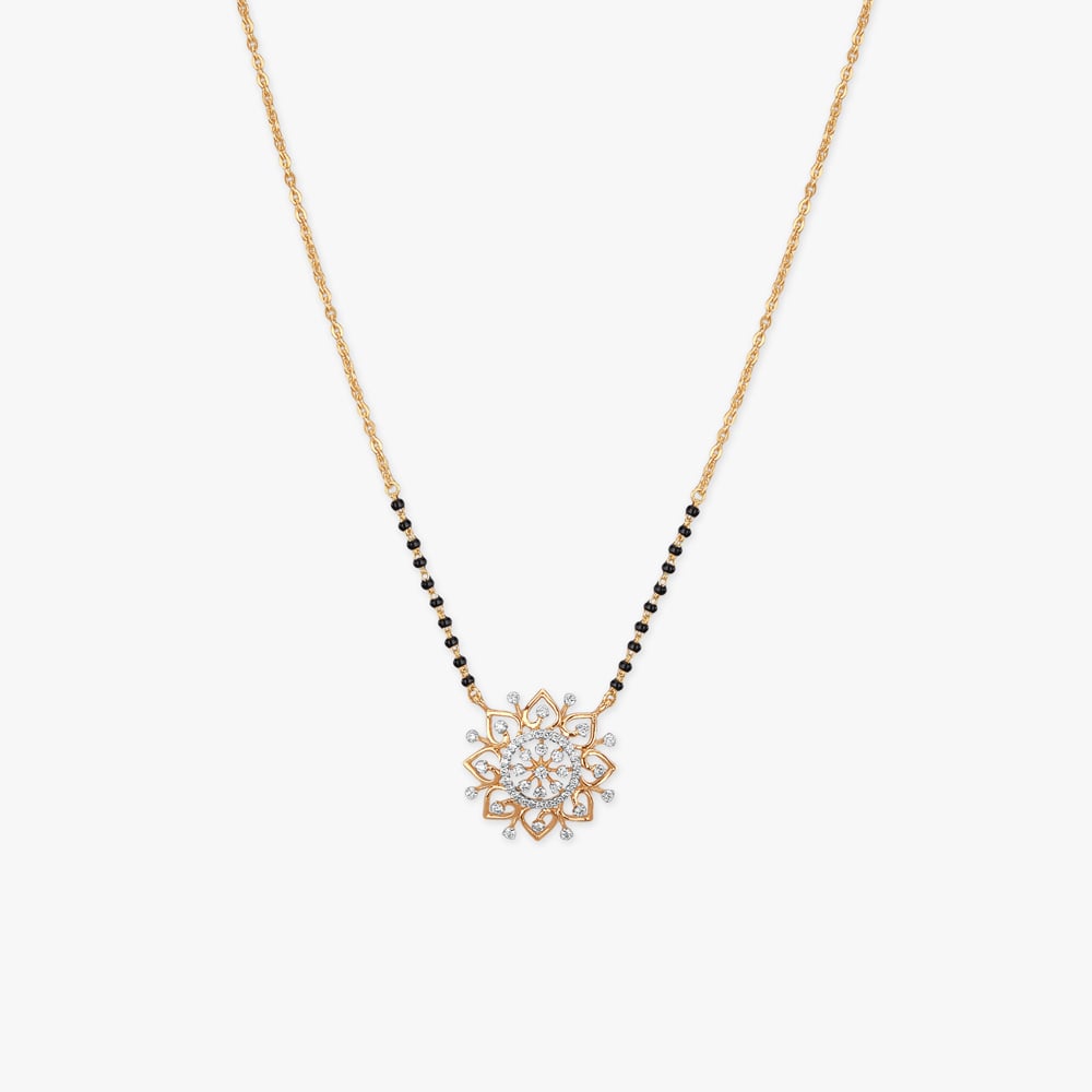 

Medallion Spark Diamond Mangalsutra