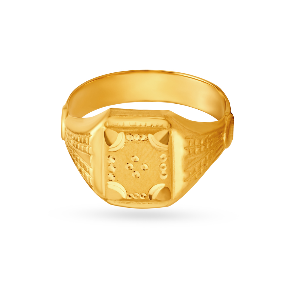 Beguiling Gold Finger Ring For Men