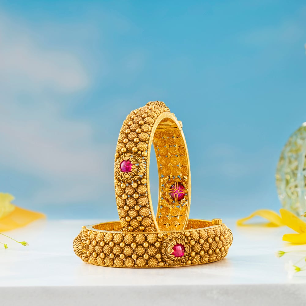 

Splendid Gold Zardozi Bangle
