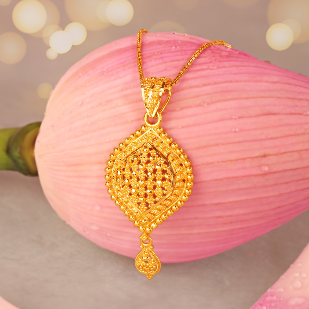 

Intricate Leaf Pendant