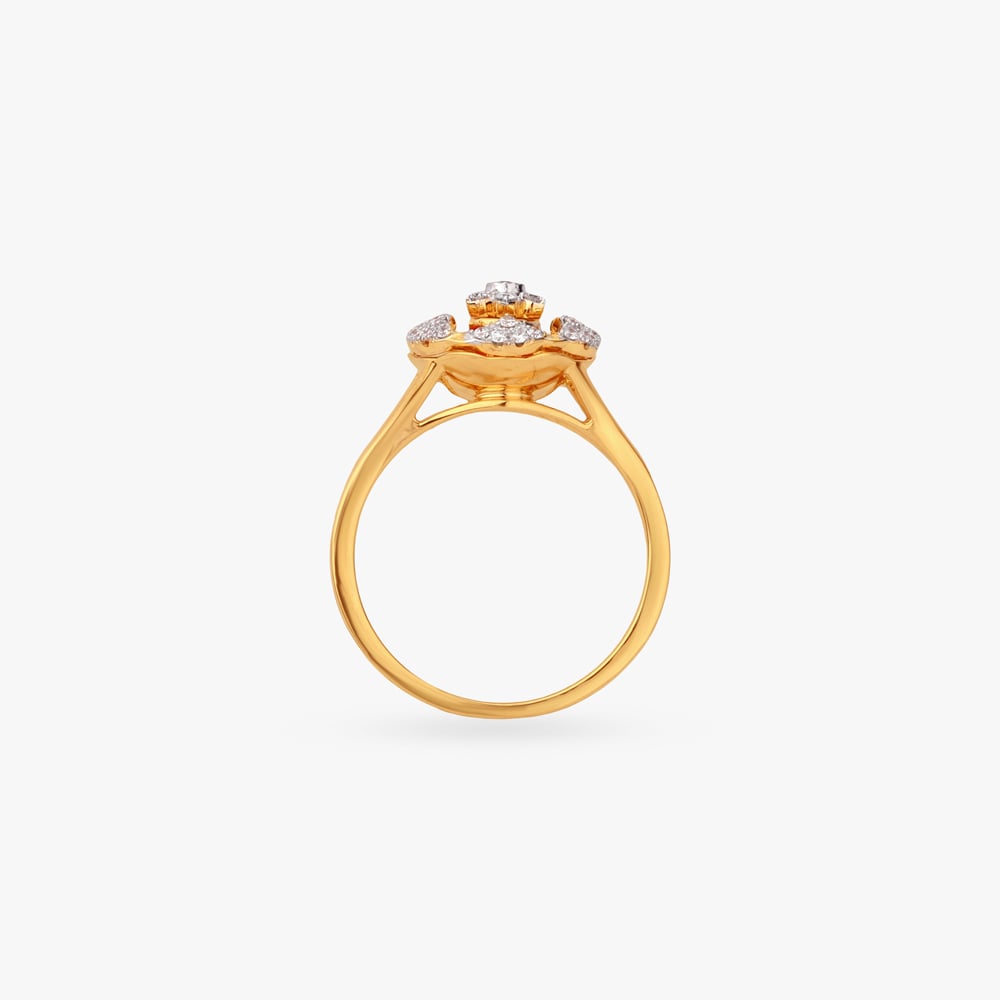 Crimson Halo Diamond Gold Finger Ring,,hi-res image number null