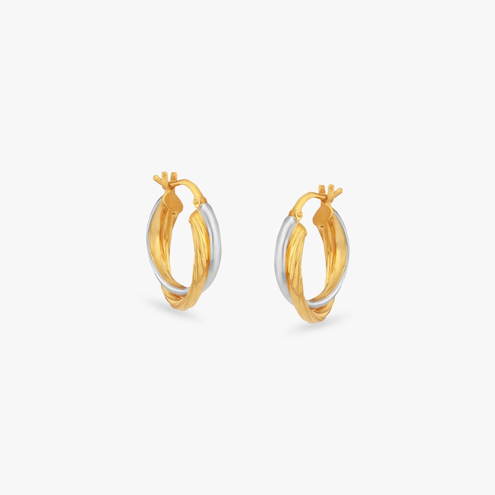 

Chic Swirl gold Hoop Earrings