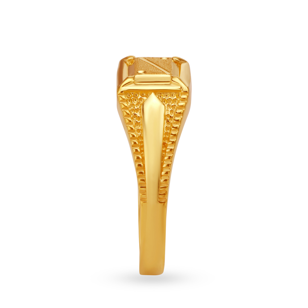Striking 22 Karat Yellow Gold Etched Finger Ring,,hi-res image number null