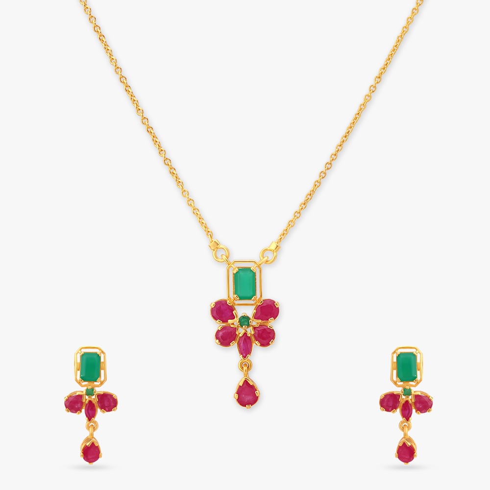 

Chic Gold Necklace Set
