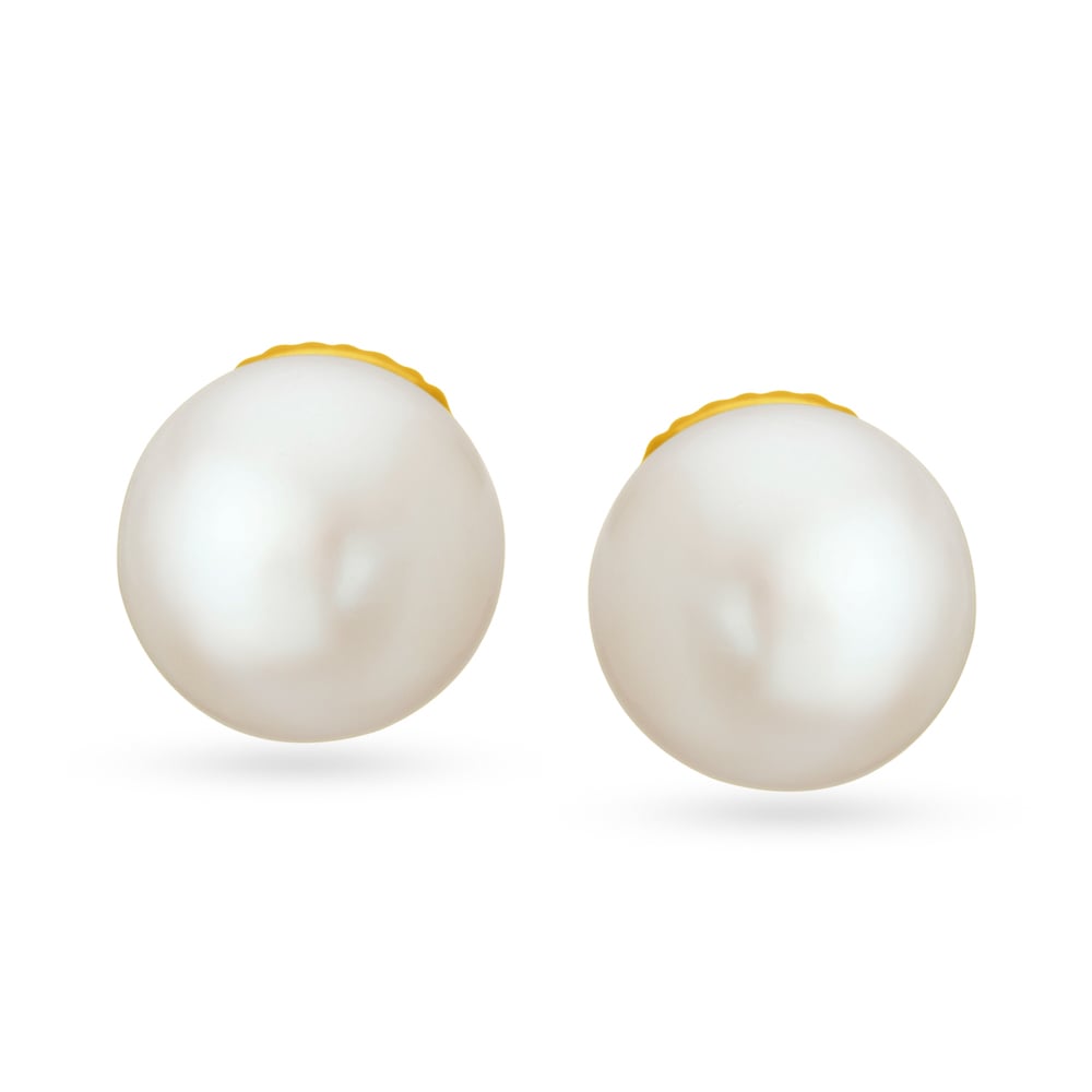 

Minimalist 18 Karat Yellow Gold And Pearl Studs