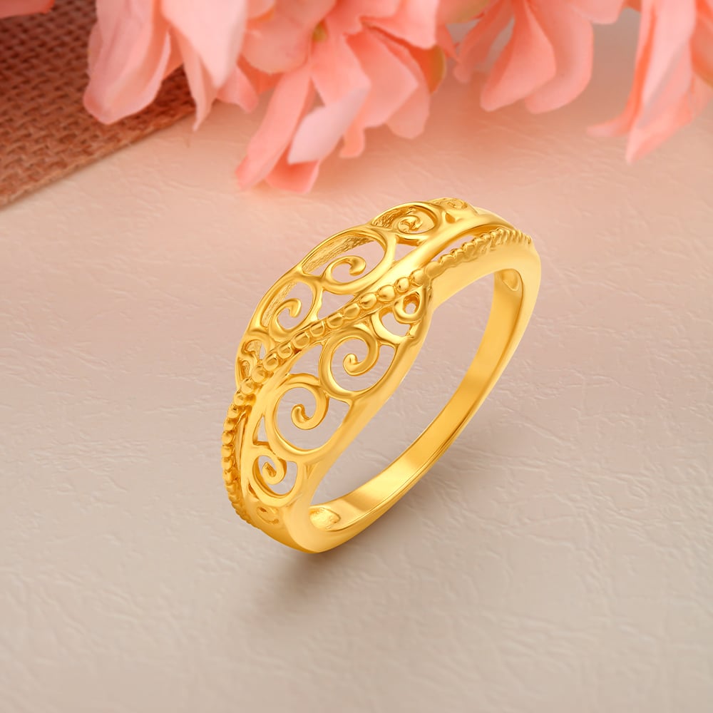 Distinguished Yellow Gold Filigree Finger Ring