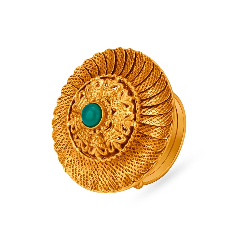 Enchanting Cocktail Look Floral Gold Ring