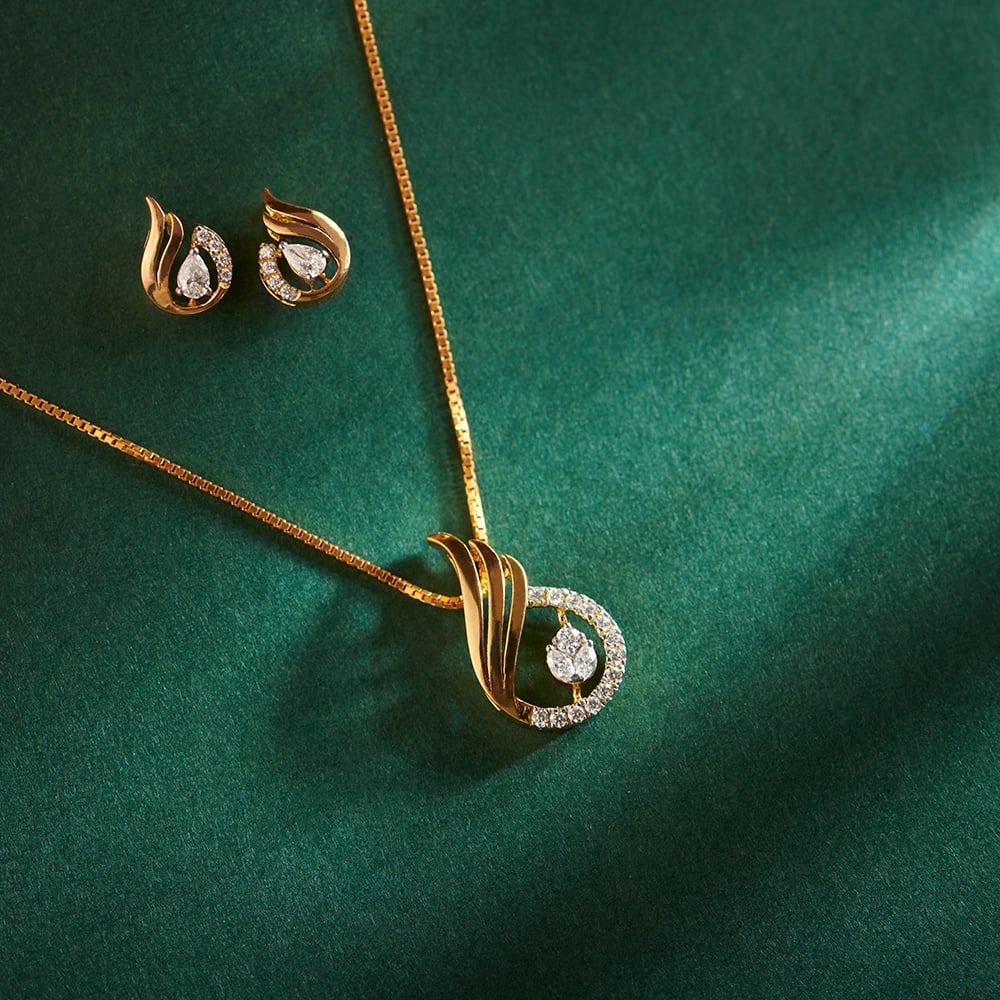 Resplendent Diamond Pendant and Earrings Set,,hi-res image number null