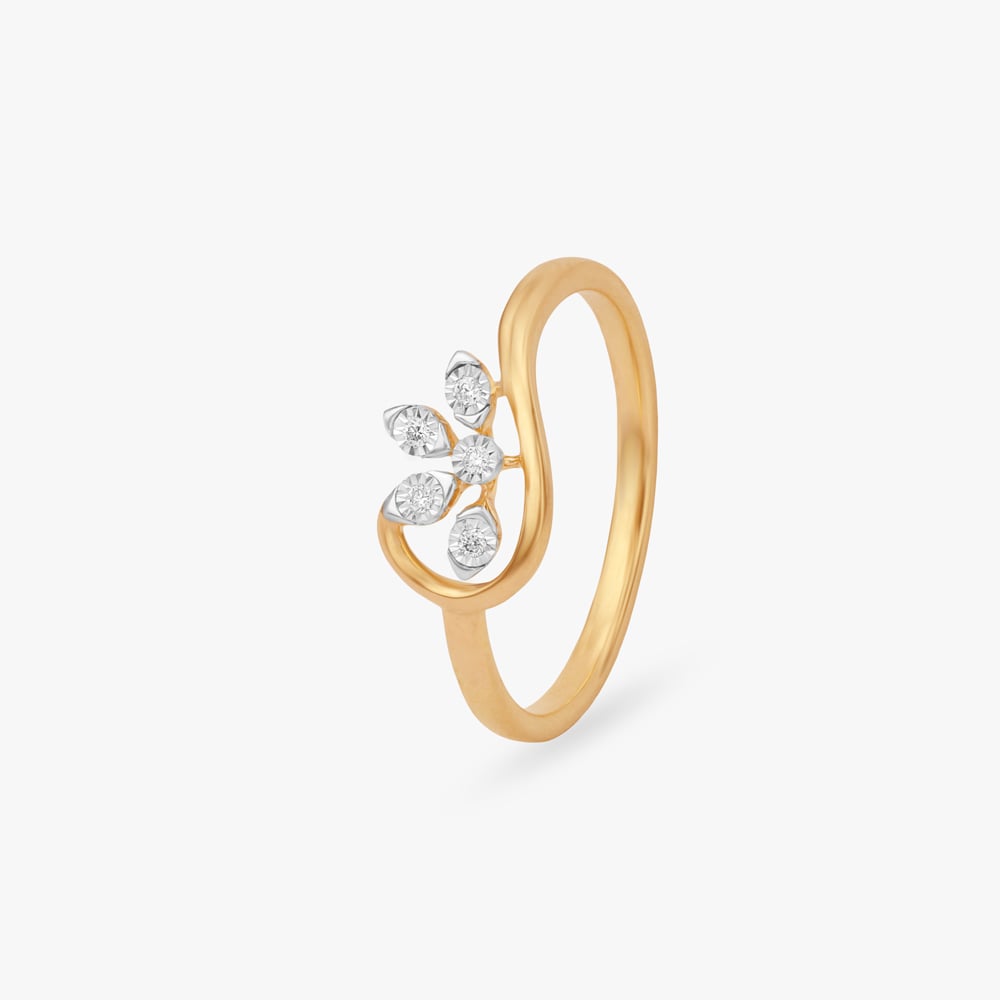 

Petal Arc Diamond Ring