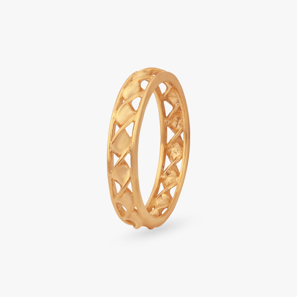 

Regal Grid Gold Ring