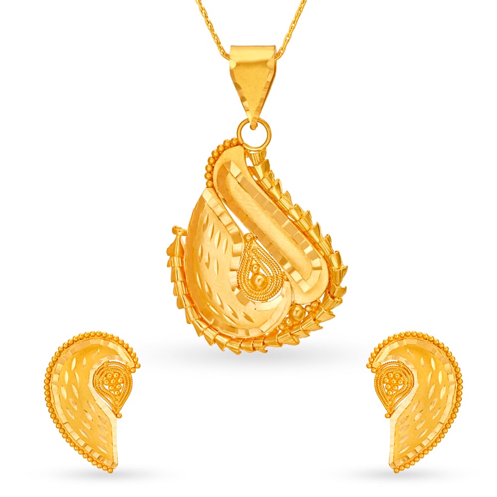 Traditional Yellow Gold Paisley Pendant and Earrings Set