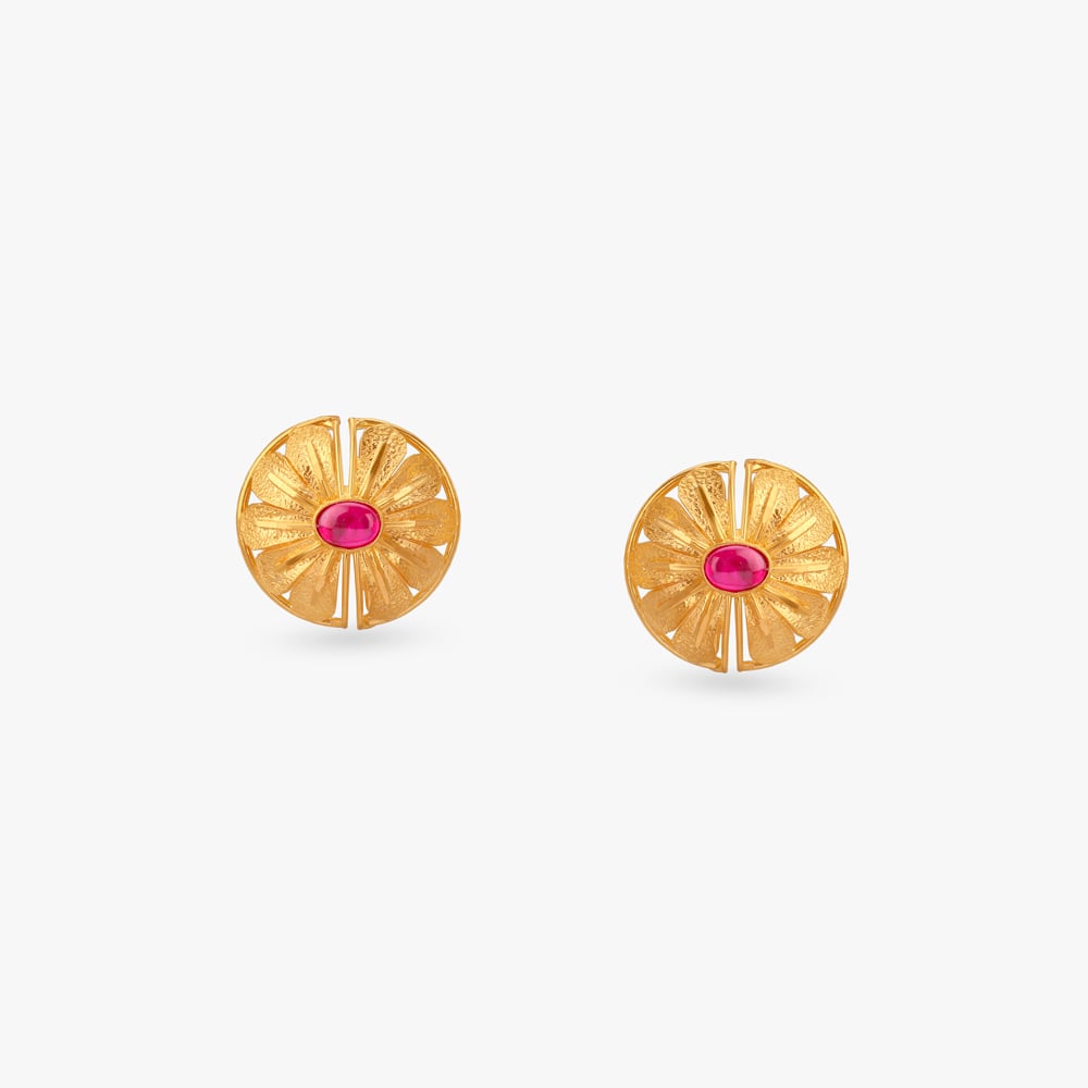 

Heritage Flame Gold Stud Earrings