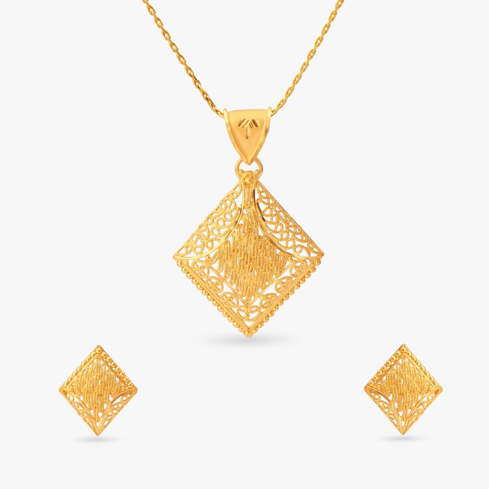 

Heritage Lattice Gold Pendant and Earrings Set