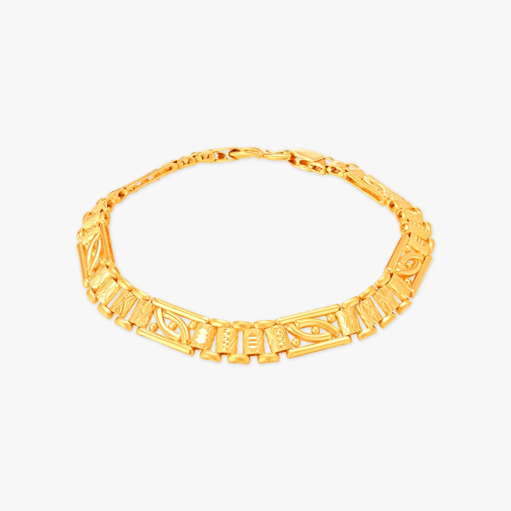 Bloom Sparkle Hunt - By Tanishq Jewellery | Makeupandbeauty.com | Jewelry  bracelets gold, Tanishq jewellery, Diamond bracelet design
