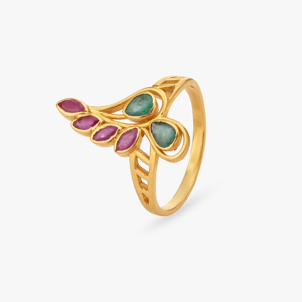 

Peppy Curved Emerald Finger Ring