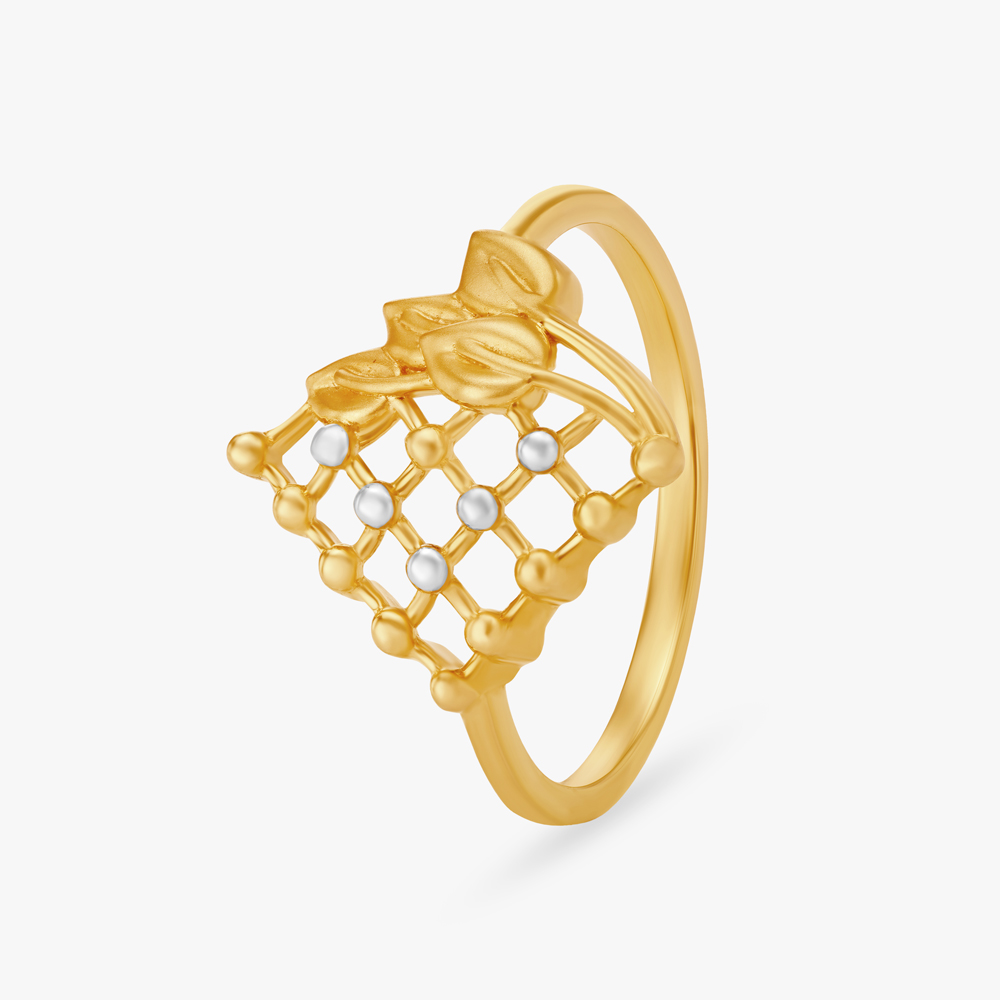 Charming Lattice Ring,,hi-res image number null