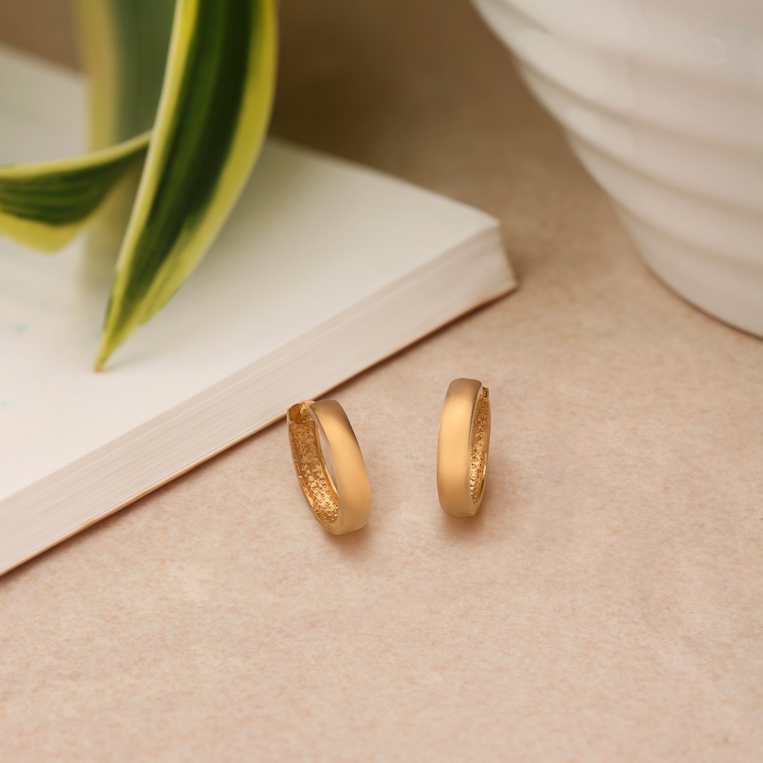 Modern Gold Small Stud Earrings | Tanishq