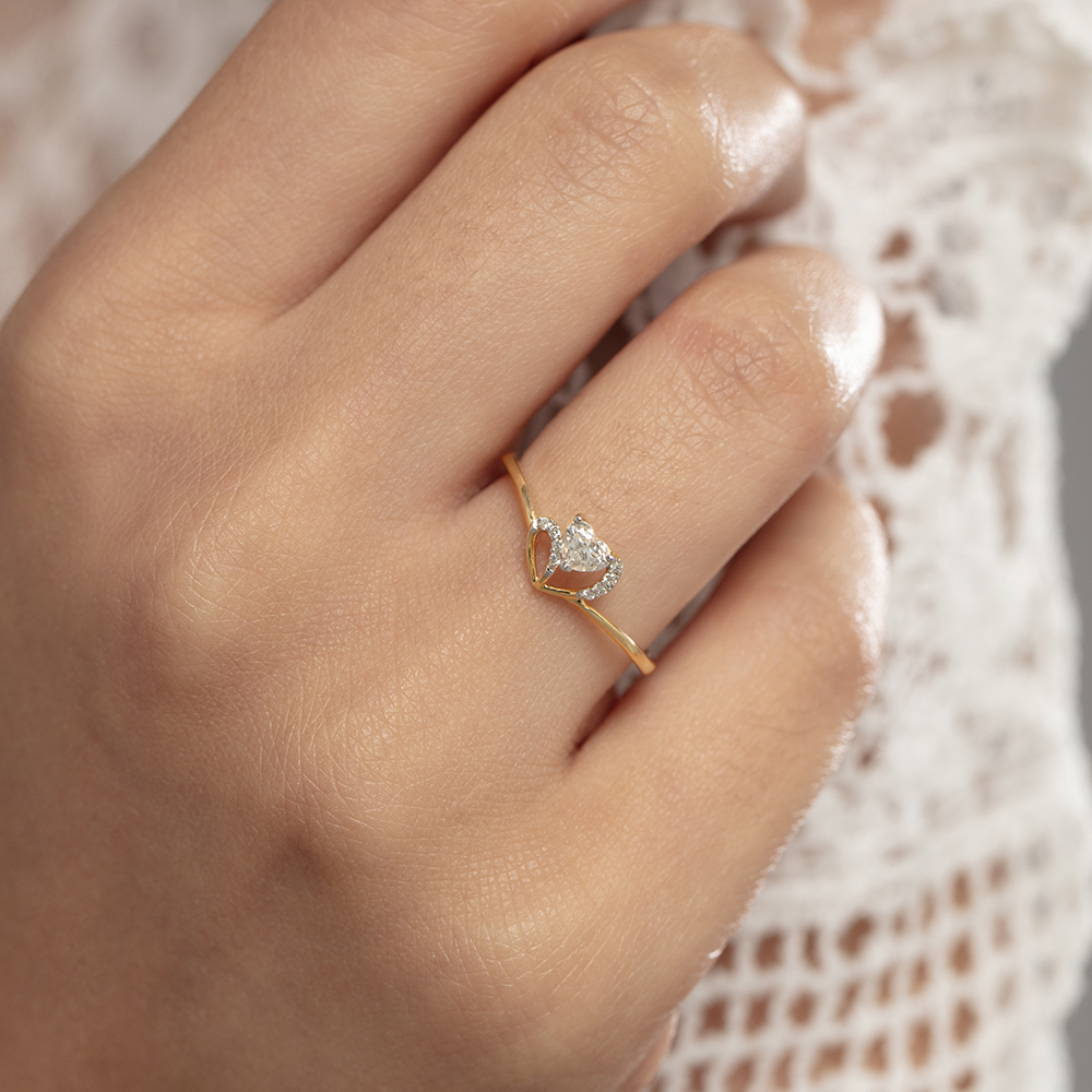 Heartfelt Radiance 14 kt Gold & Diamond Finger Ring,,hi-res image number null