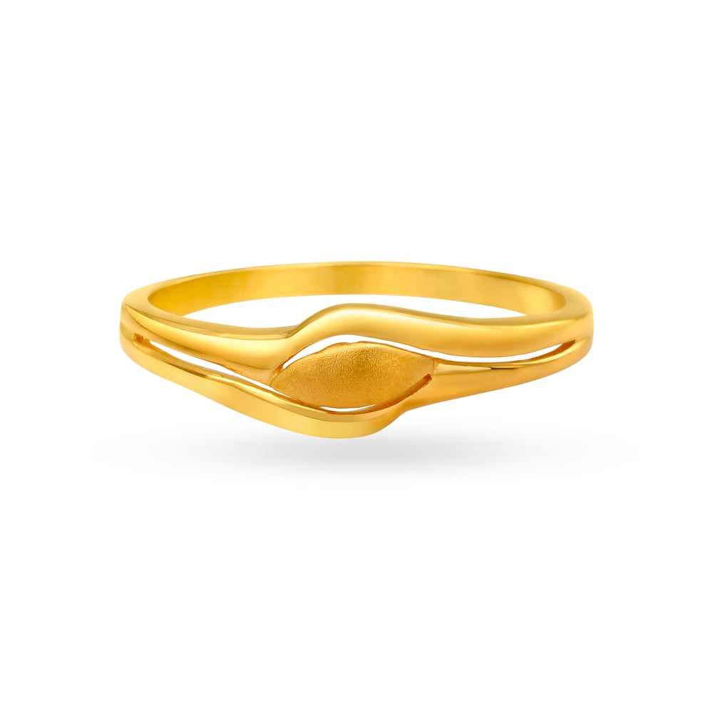 

Dainty 22 Karat Yellow Gold Flowerbud Finger Ring