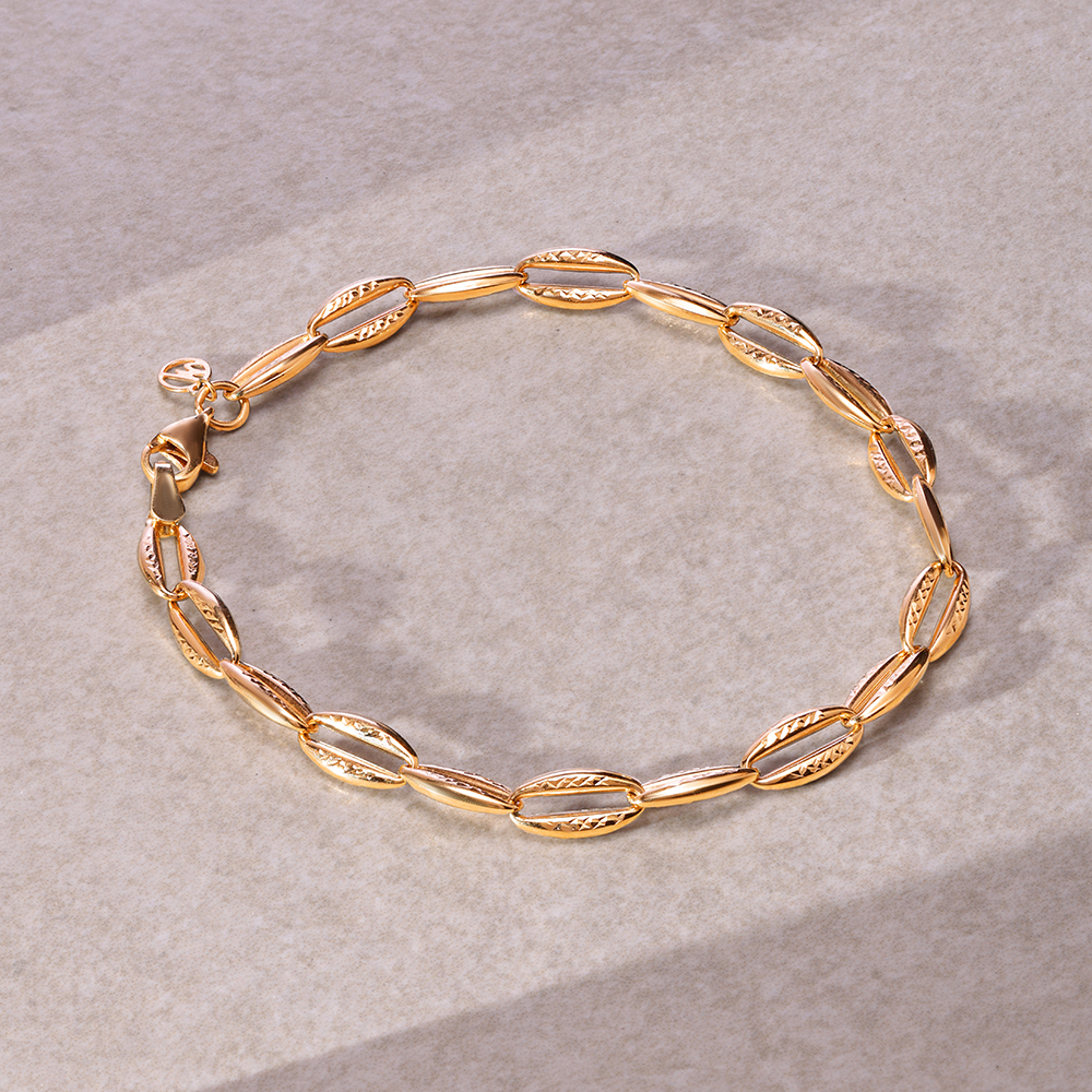 Graceful Gleam 18KT Gold Bracelet,,hi-res image number null