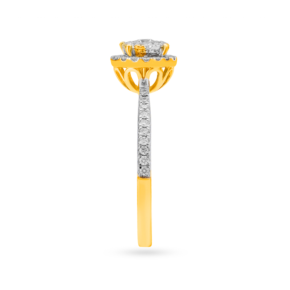Enthralling 18 Karat Gold And Diamond Cluster Ring,,hi-res image number null