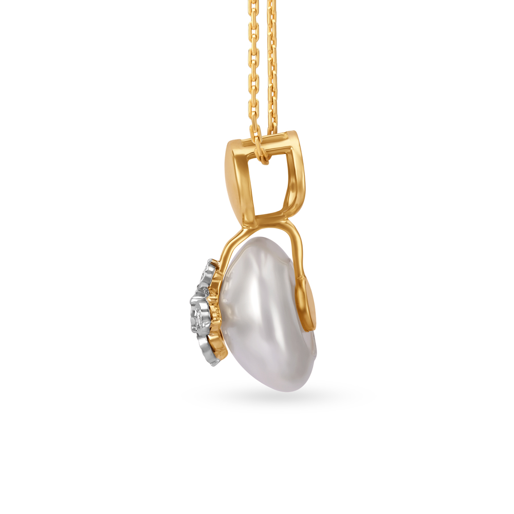 Alluring Floral Diamond Pendant in Yellow and White Gold,,hi-res image number null