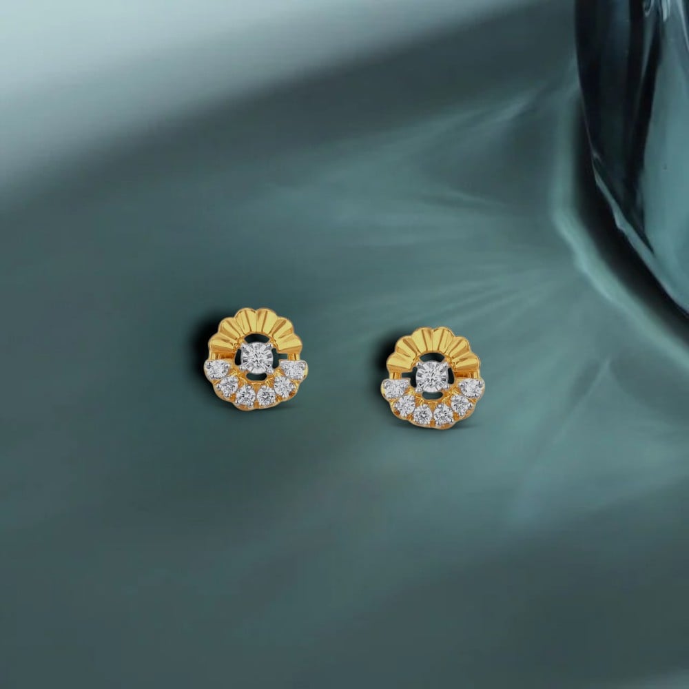 

Floral Flare Diamond Stud Earrings
