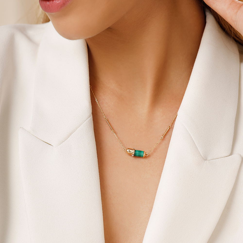 Luxe Illusions 14KT Diamond Pendant with chain,,hi-res image number null