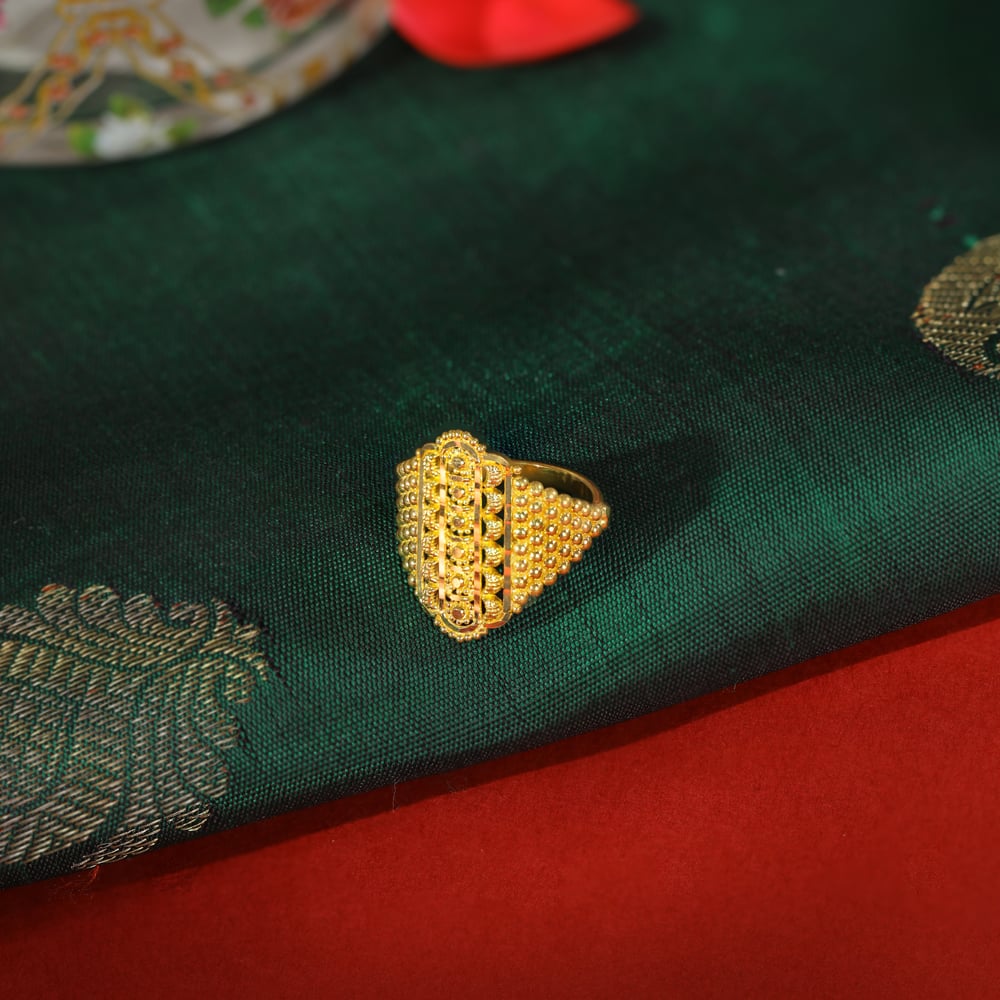 

Resplendent Finger Ring