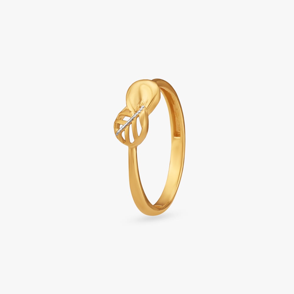 

Entwine Charm Gold Ring