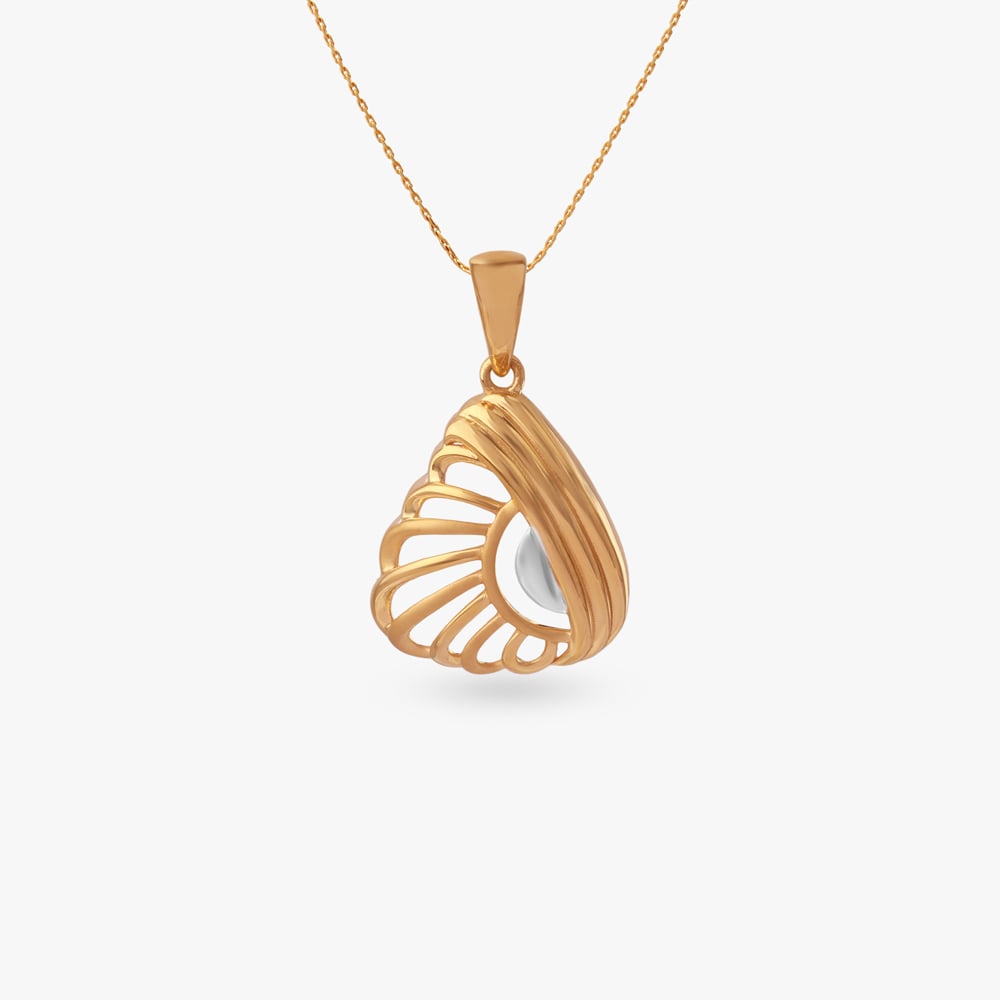 

Timeless Swirl Gold Pendant
